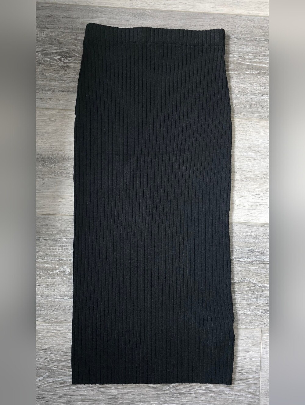 H&M Black Ribbed Knit Midi Skirt
